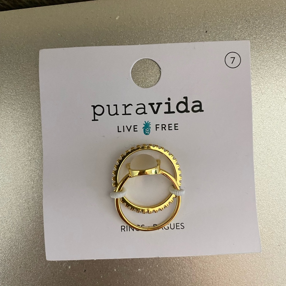 2 gold pura vida rings size 7